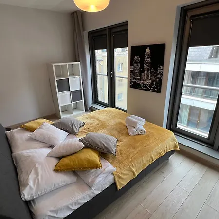 I&m Krawiecka דירה